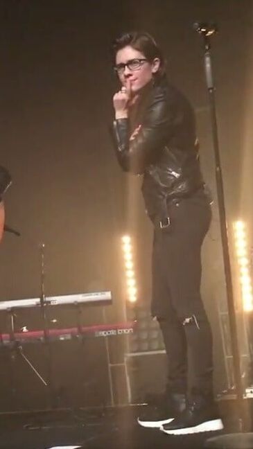 Tegan and Sara I want to cum on them vol.