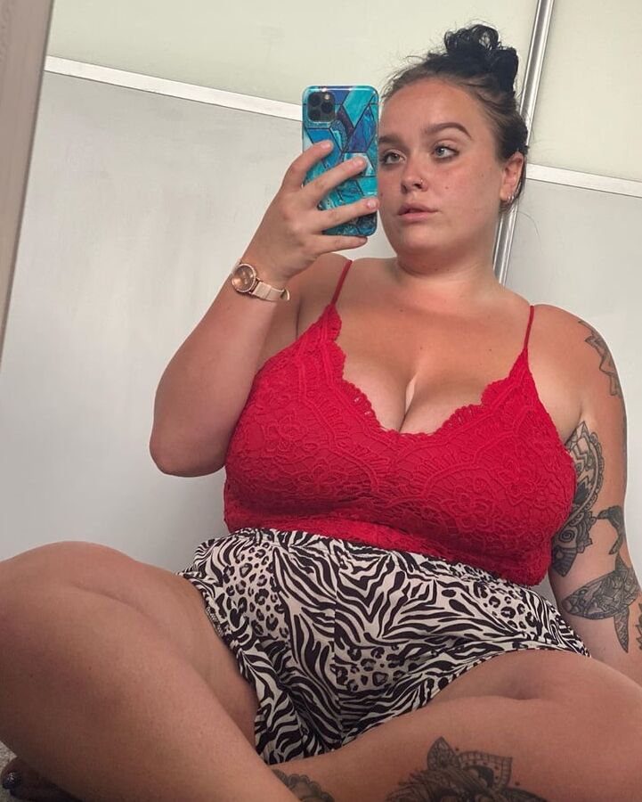 Fat whore Maddison