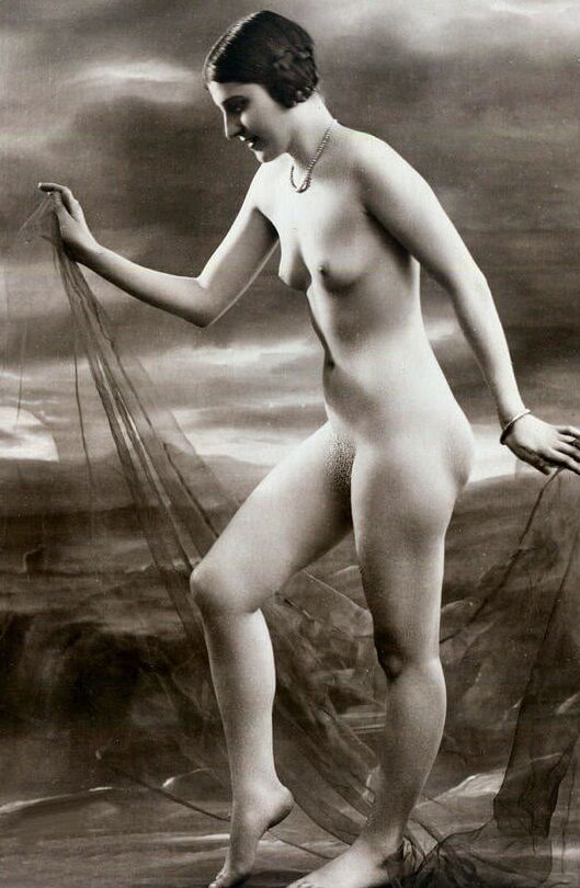All Sizes, All Sexy - Evocatively Vintage