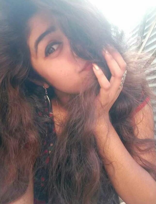 Hot girl arsits