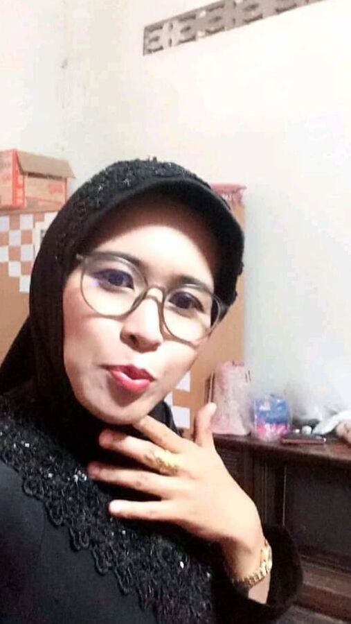 Ibu bertudung