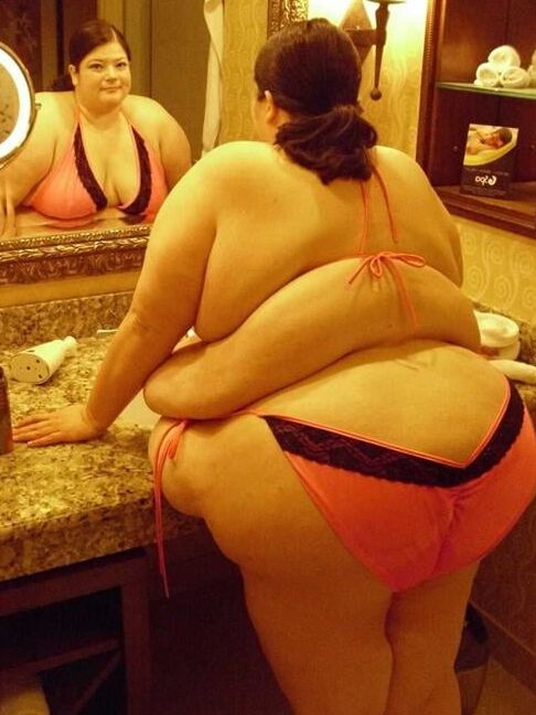 BBW &amp; SSBBW With Resting Bellies