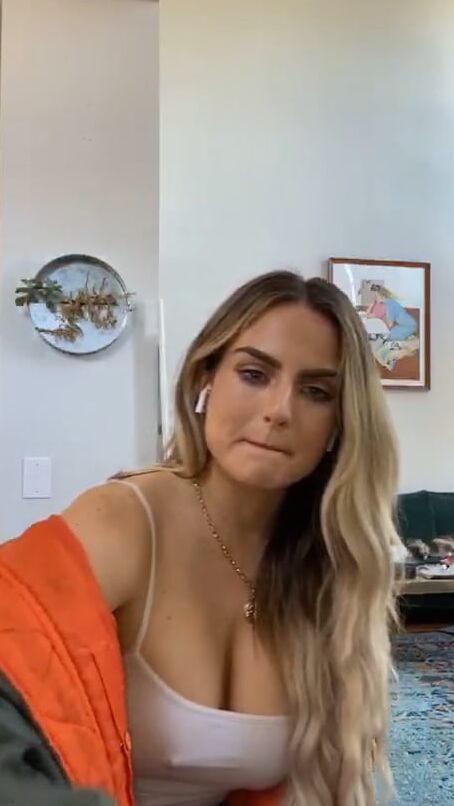 Sexy JoJo - At it Again - No Bra