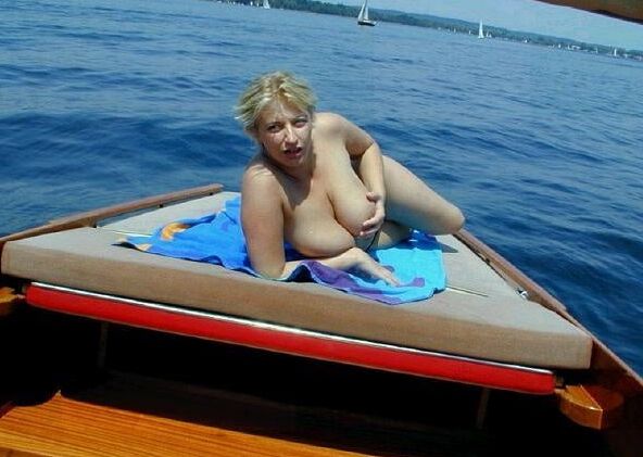 E-Cup Blonde
