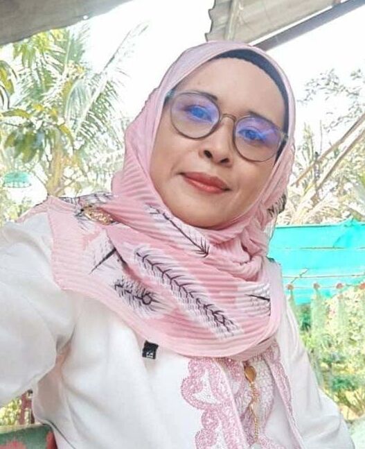 Ibu bertudung