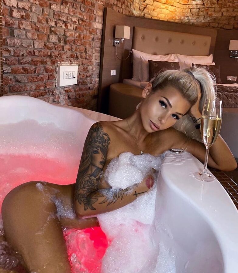 Nikola sexy blonde bimbo slut fake boobs round ass DSL