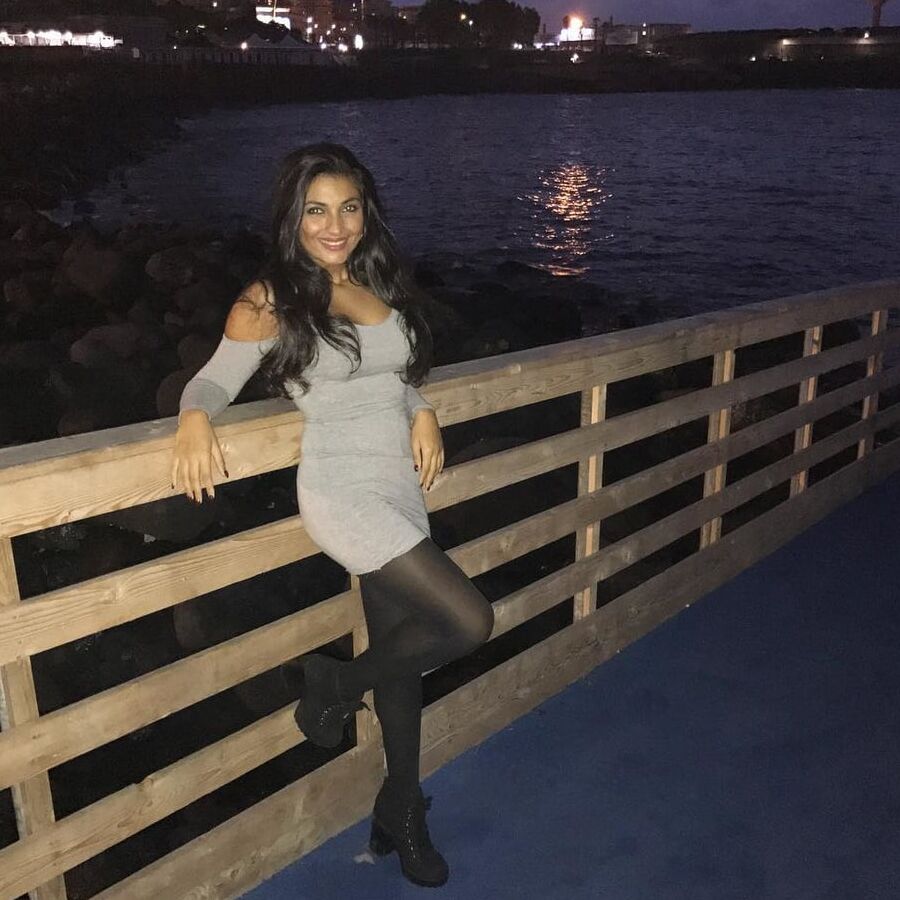Married mom Sabrina (with pantyhose)