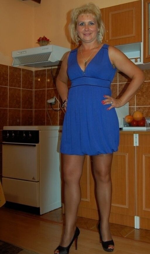 Mature Blonde Russian Bitch in Pantyhose