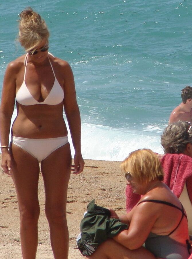 Welcome to the Beach all about Swimwear Vol