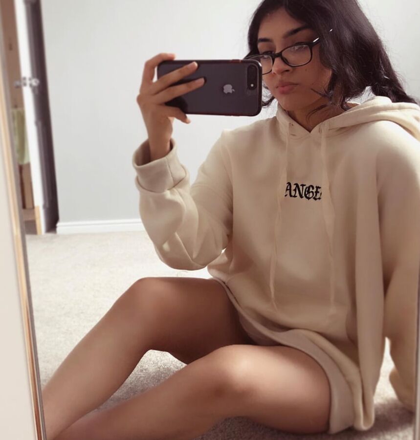 Indian Gym Girl UK - Priya - Comment!
