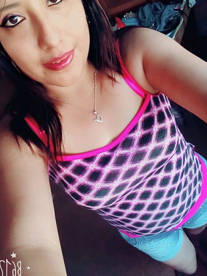 MILF looking for thick cocks to be fucked
