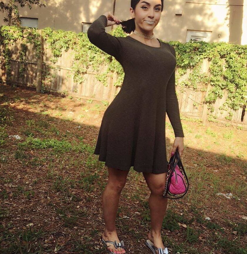 Attractive Virginia Girl And Armenian Mom Of