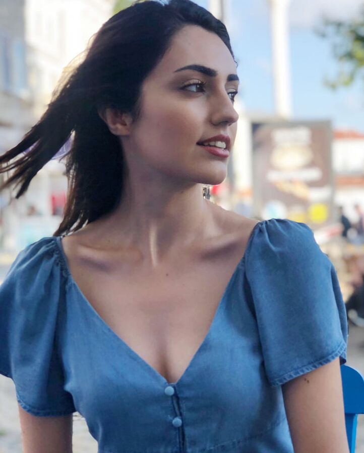 Sexy Selin Genc