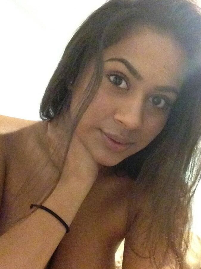Hot NRI Nude selfies to bf leaked ()