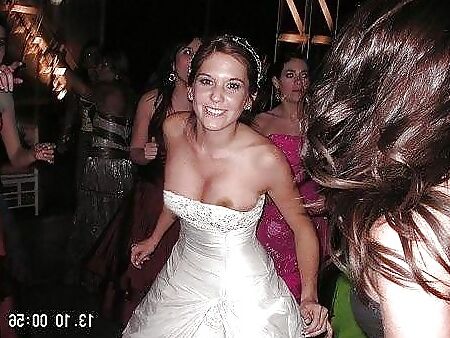 Indian aunty flashing big boobs
