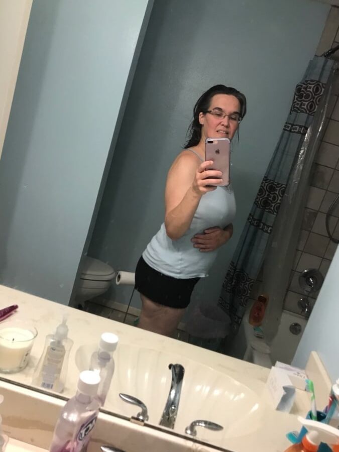Tammy showing her sexy cellulite PAWG body tease