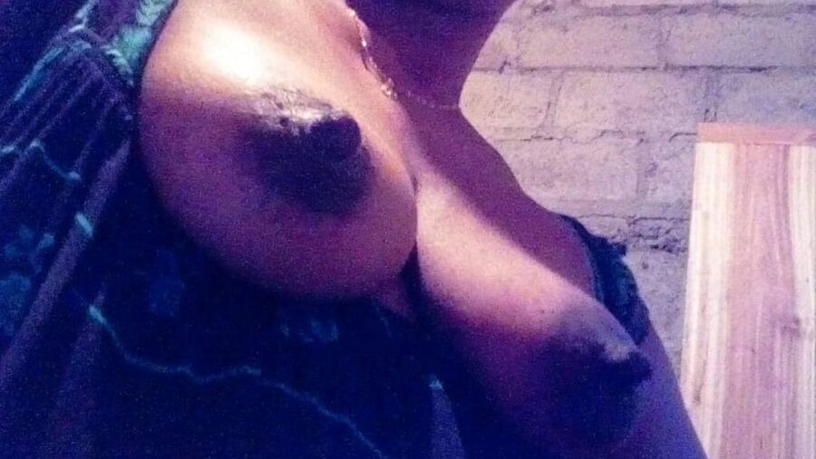 Dark tits