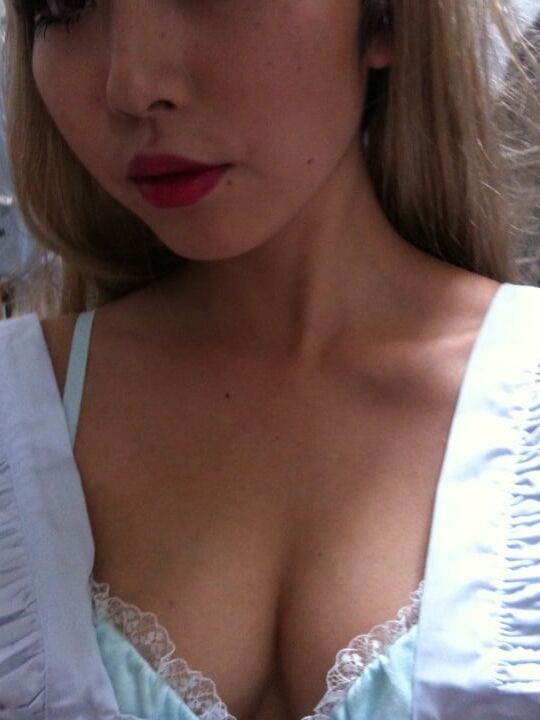 Model Exposes her Tight Asian Body