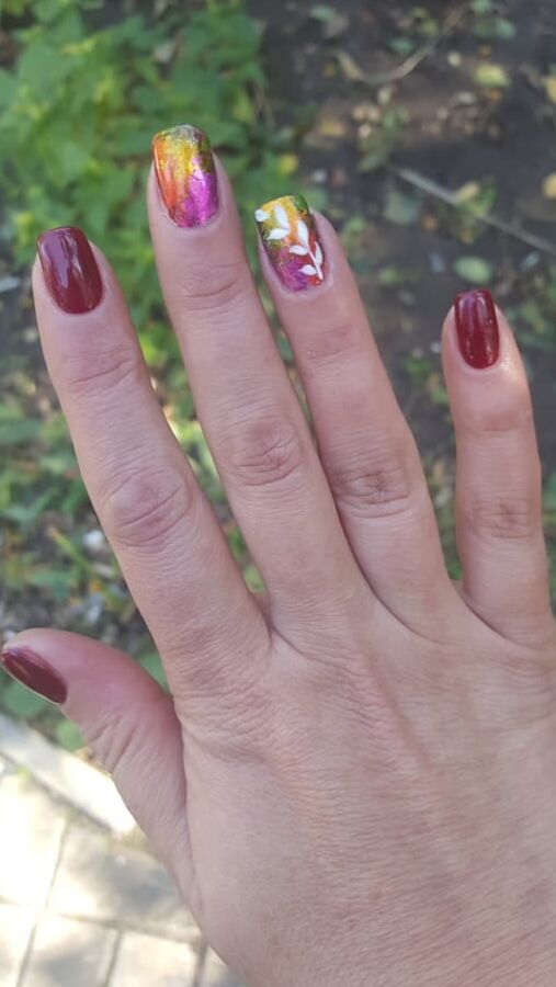 My wife&;s fingers! Manicure, pedicure, hairstyle, pisi)