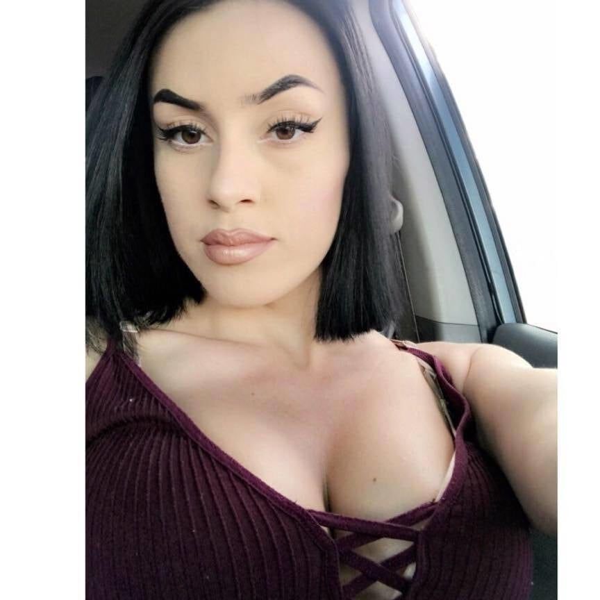 Attractive Virginia Girl And Armenian Mom Of