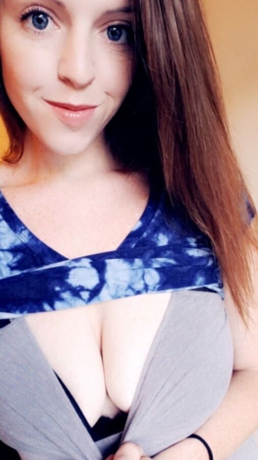 Sexy Young Milf Caitlyn