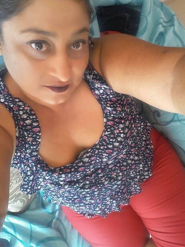 madura cuarentona, siempre muy calientes, gordirrica
