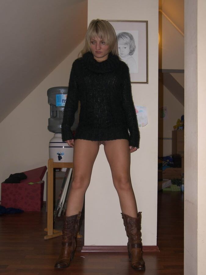 The blonde knows everything