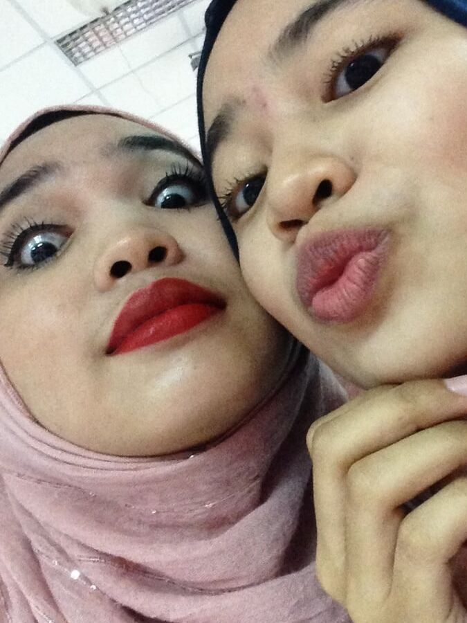 Malay Wan nursyazwani aina Penang Naked