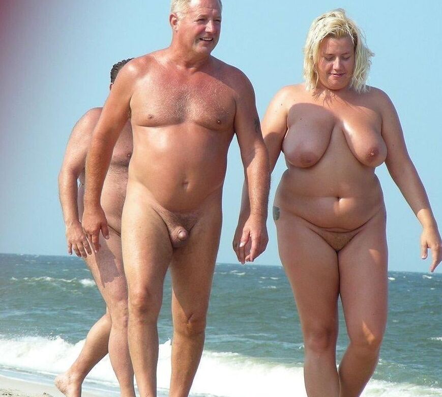 NAKED COUPLES