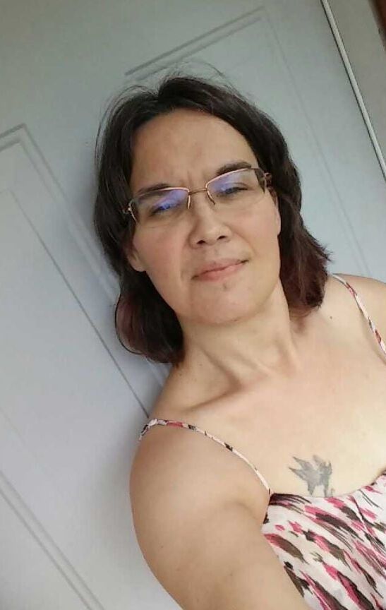 Tammy showing her sexy cellulite PAWG body tease