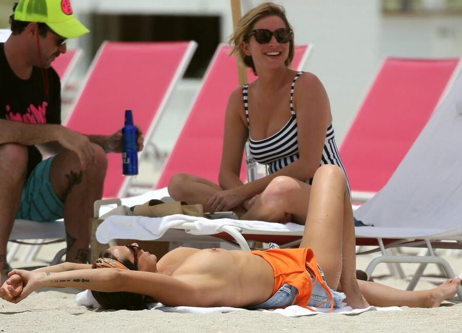 Kristen Doute topless Miami jun