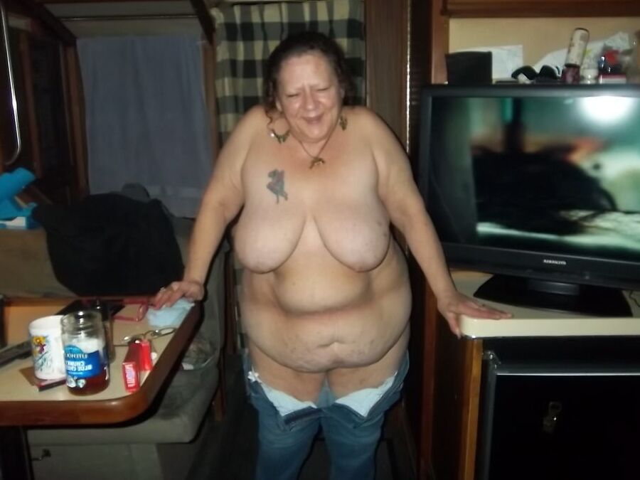 Hoodyman SSBBW : Fat piggy Marisa fucker