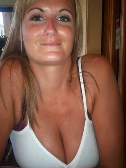 That Hot Little MILF From Next Door