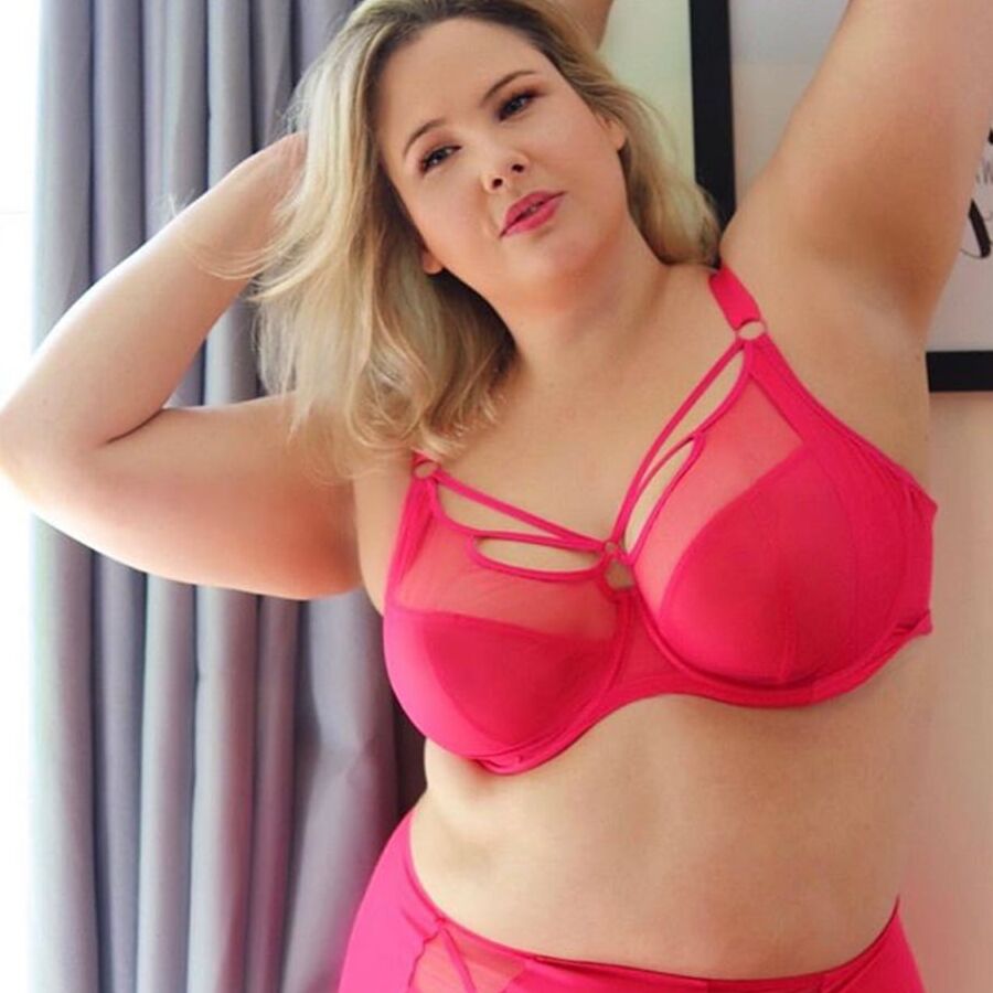Bbw mix (In bra)