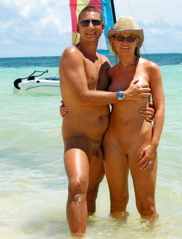 NAKED COUPLES