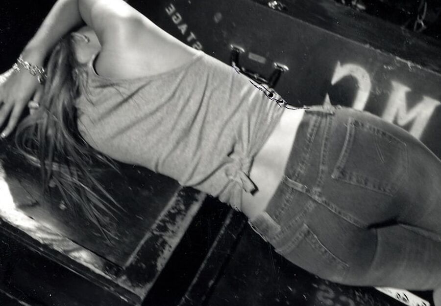 Various Celebs in Sexy Levis