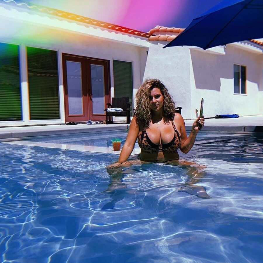 Busty attentionwhore Alex Gervasi....she is supersexy