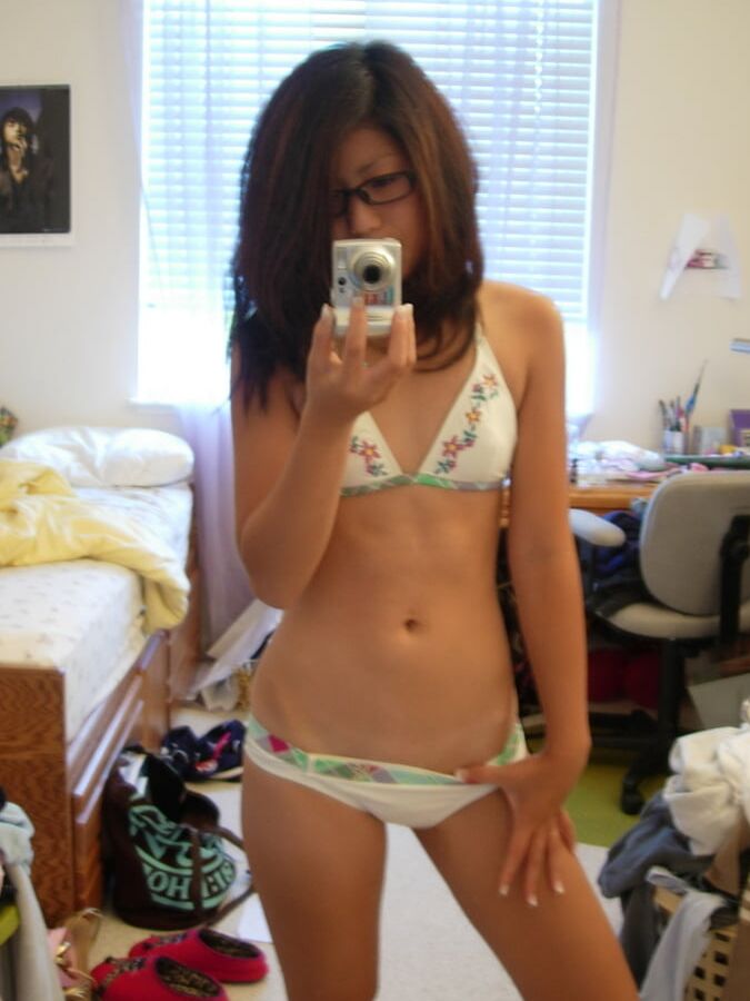 Japanese Girlfriend Selfie Nudes