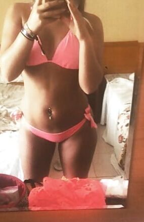 Sexy Blonde Babe: Beth