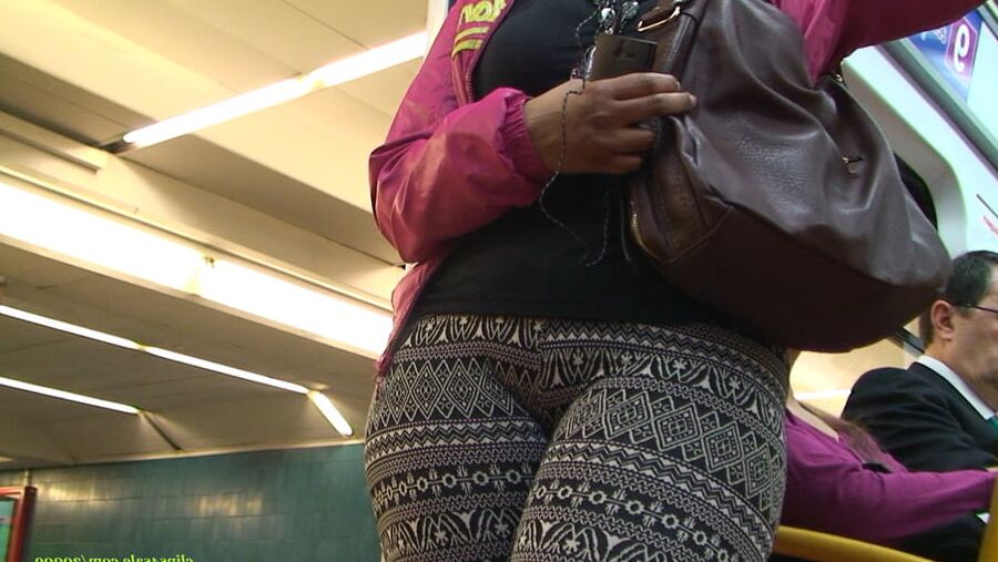 candid dominican ass at subway GLUTEUS DIVINUS
