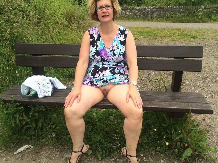 Granny Upskirt