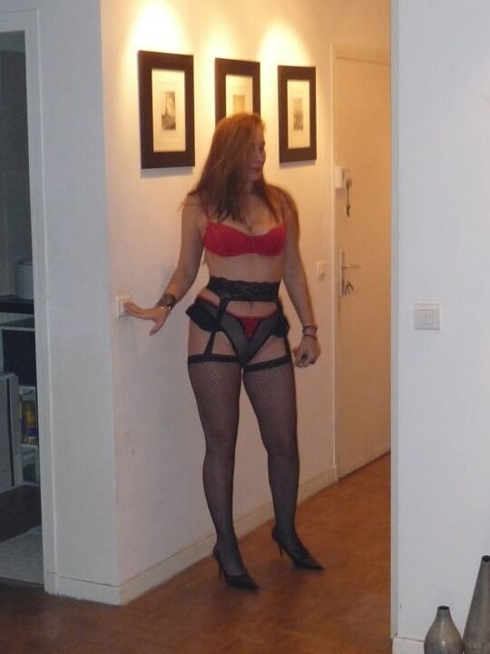 GREEK - ITALIAN SLUTTY MILF CUCKOLDRESS