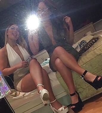 Sexy Blonde Babe: Beth