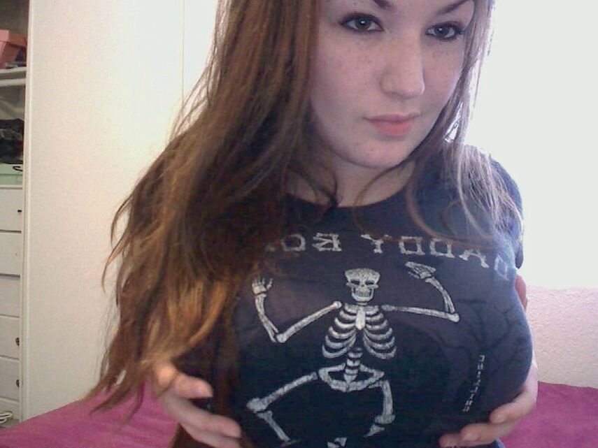 Ex Camgirl Turned YouTuber