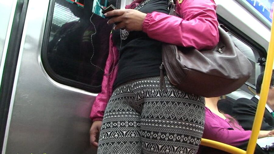 candid dominican ass at subway GLUTEUS DIVINUS