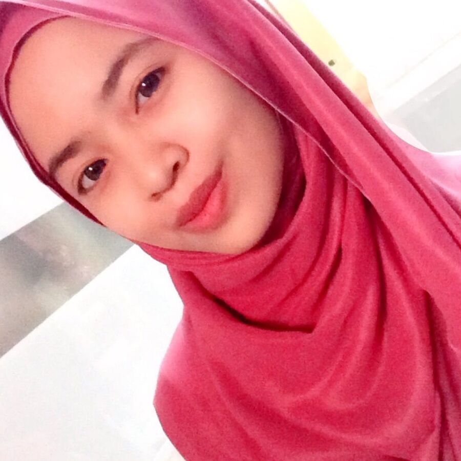 Malay Wan nursyazwani aina Penang Naked