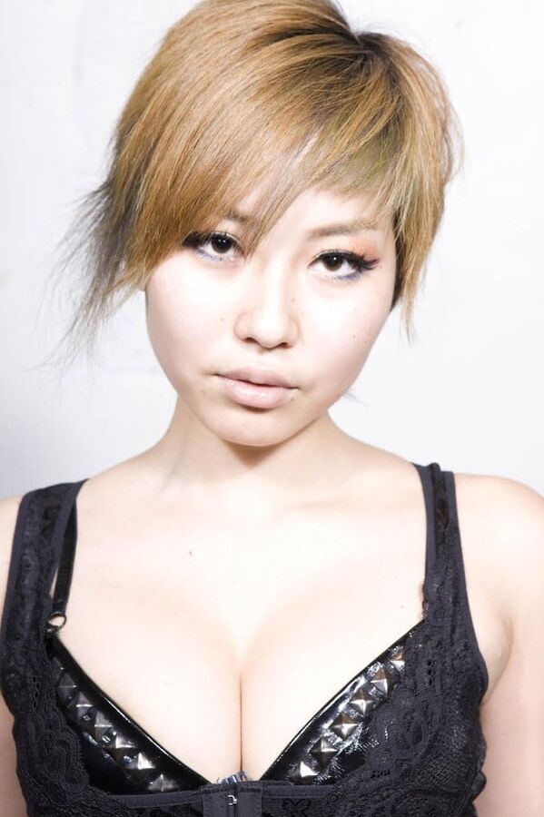 Model Exposes her Tight Asian Body