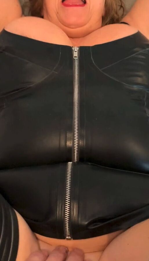 LINDA in black LATEX