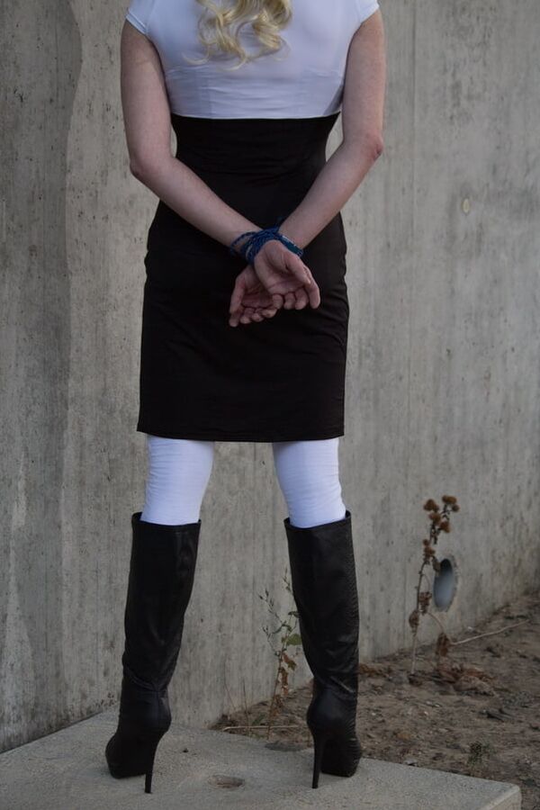 Zofe Karin Nr  ist devot mit Mieder u Nylons  Dresden