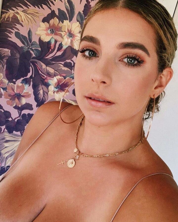 Busty attentionwhore Alex Gervasi....she is supersexy